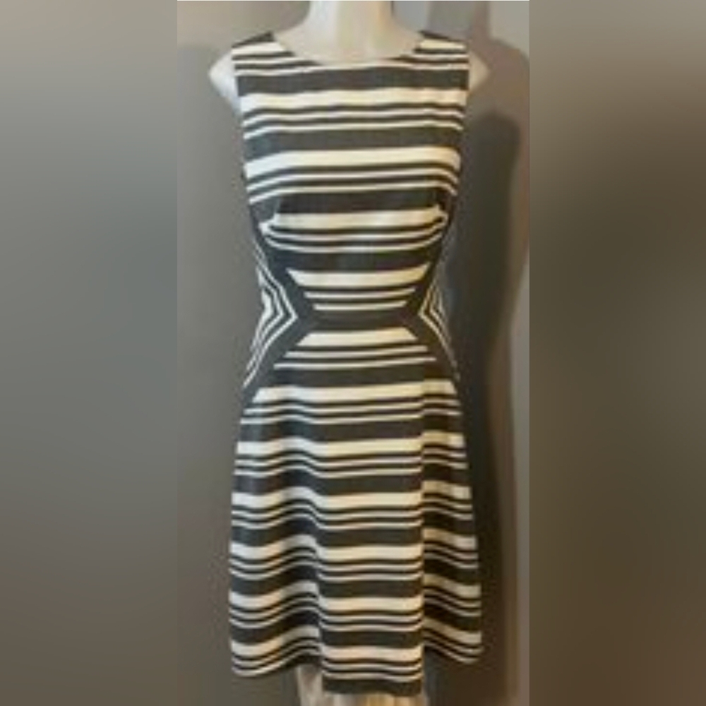 Calvin Klein dress Flattering Business Casual. Grey & white with slip underneath